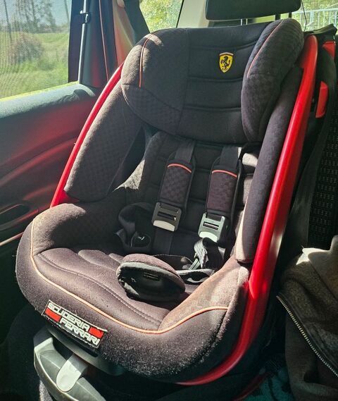 Siege auto Ferrari 
40 Mont-de-Marsan (40)