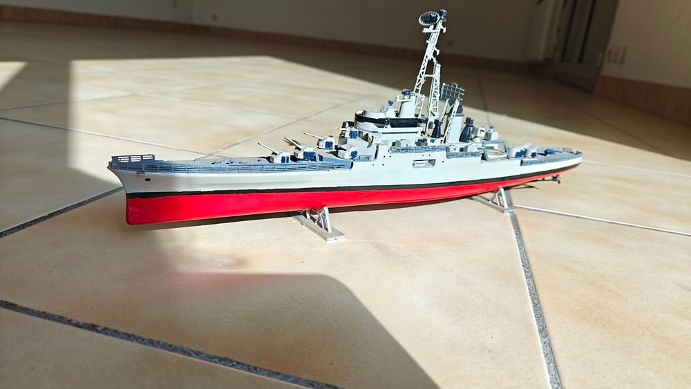 3 maquettes de bateaux militaires Heller ann&eacute;es 1970 Décoration