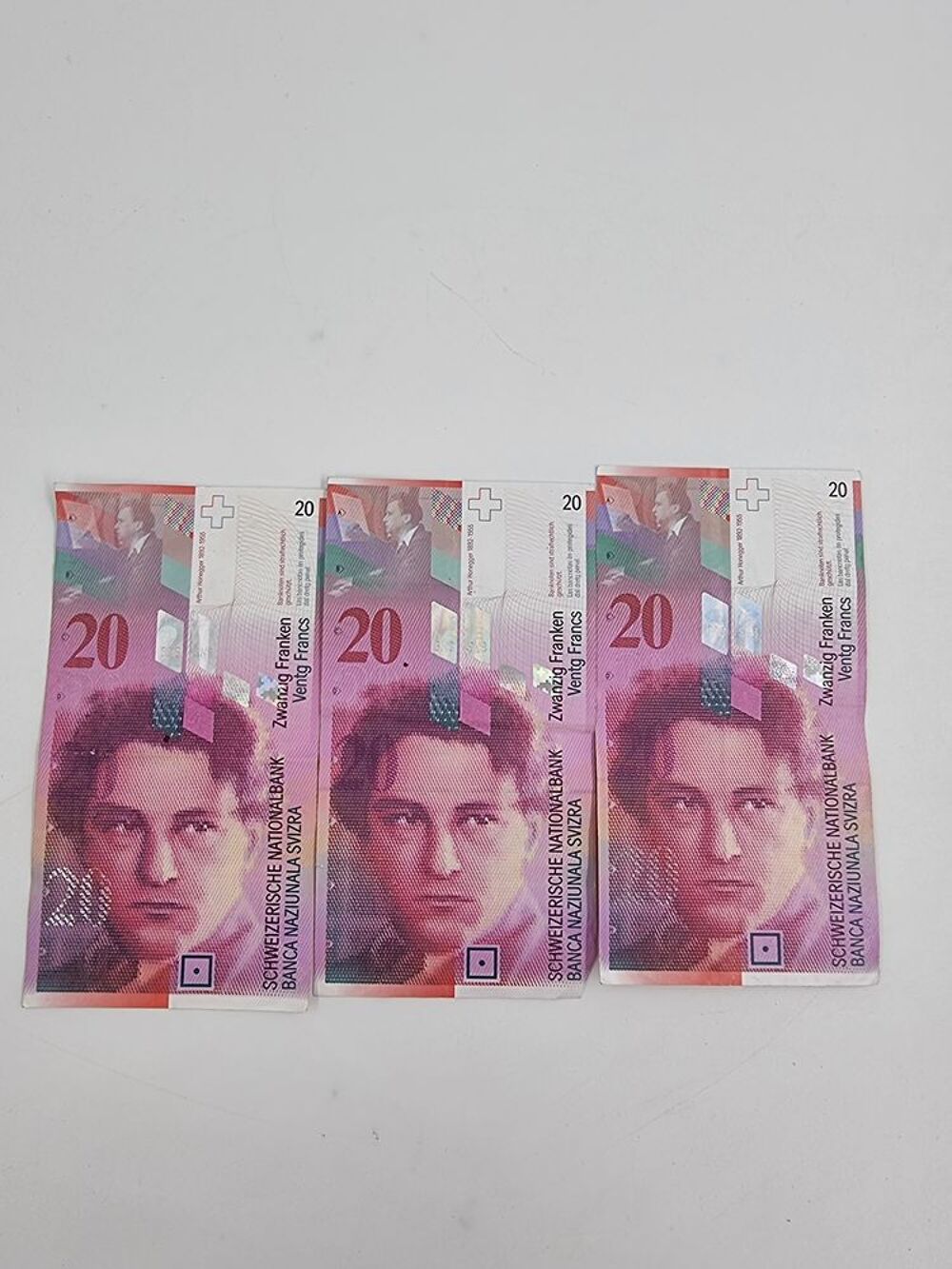 Lot de 3 anciens billets de banque de 20 franc suisse Bijoux et montres