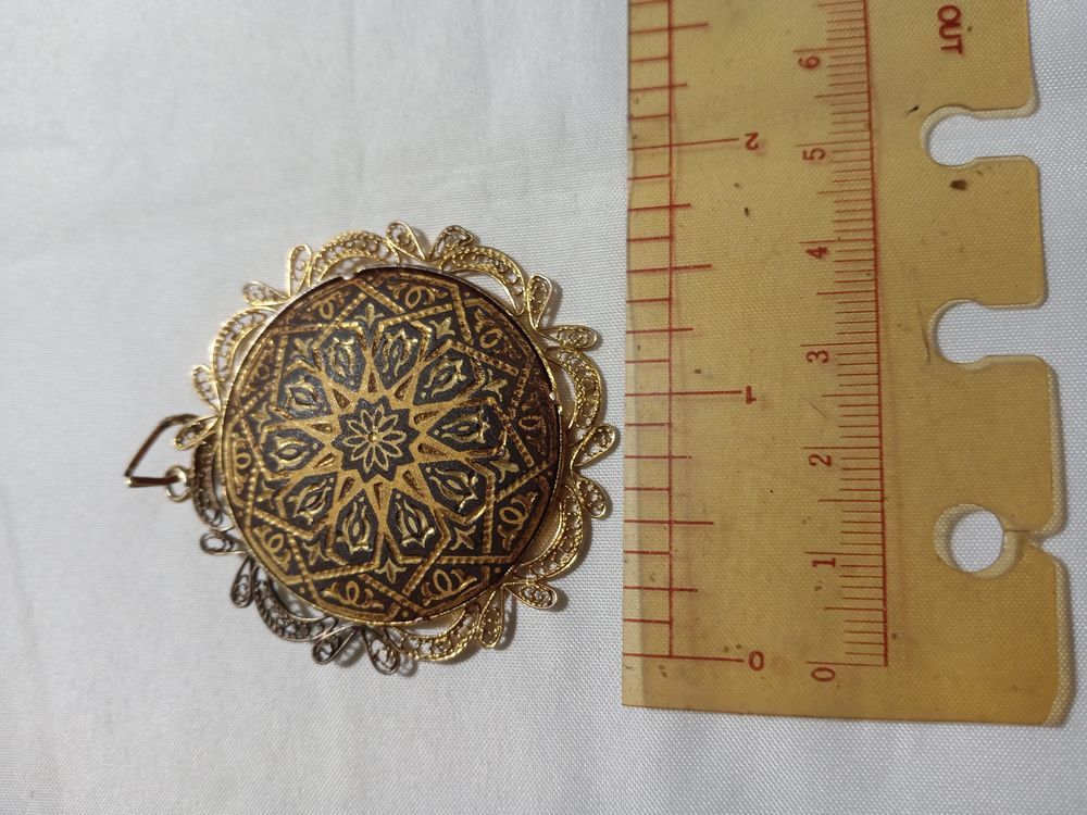 Tres beau pendentif art de Tolede Bijoux et montres