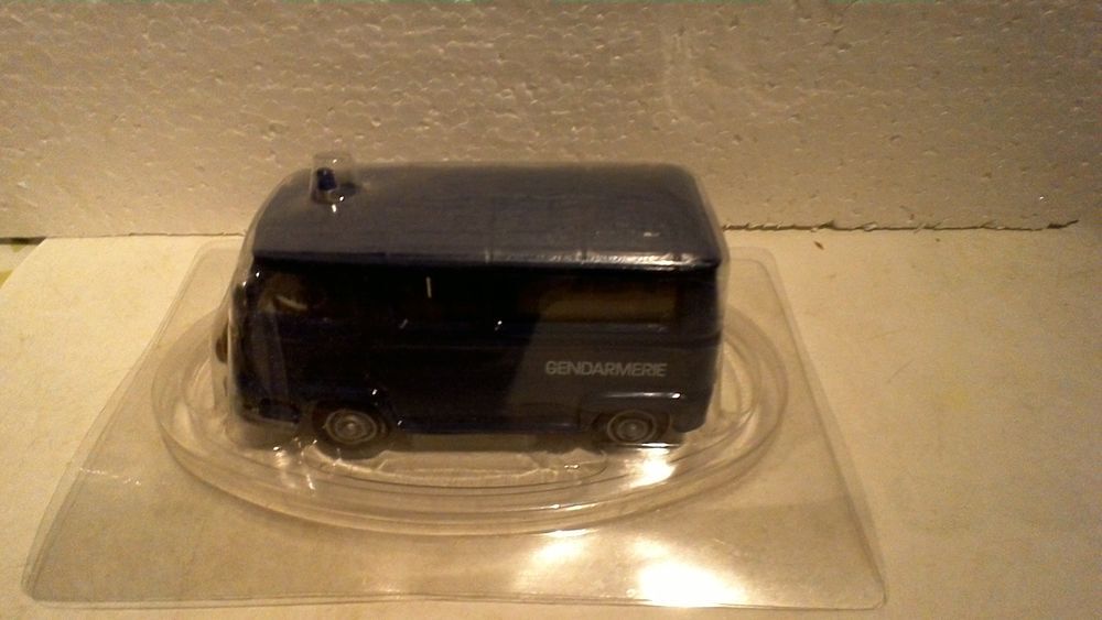 VOITURE MINIATURE 1995 