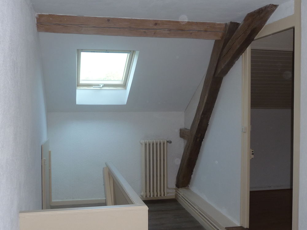Location Appartement Appartement 4 pièces 130 m² Saint-jean-de-gonville