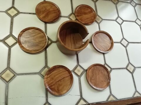 Coupelles en bois d olivier neuves et cylindre de rangement  20 Noyelles-l�s-Vermelles (62)