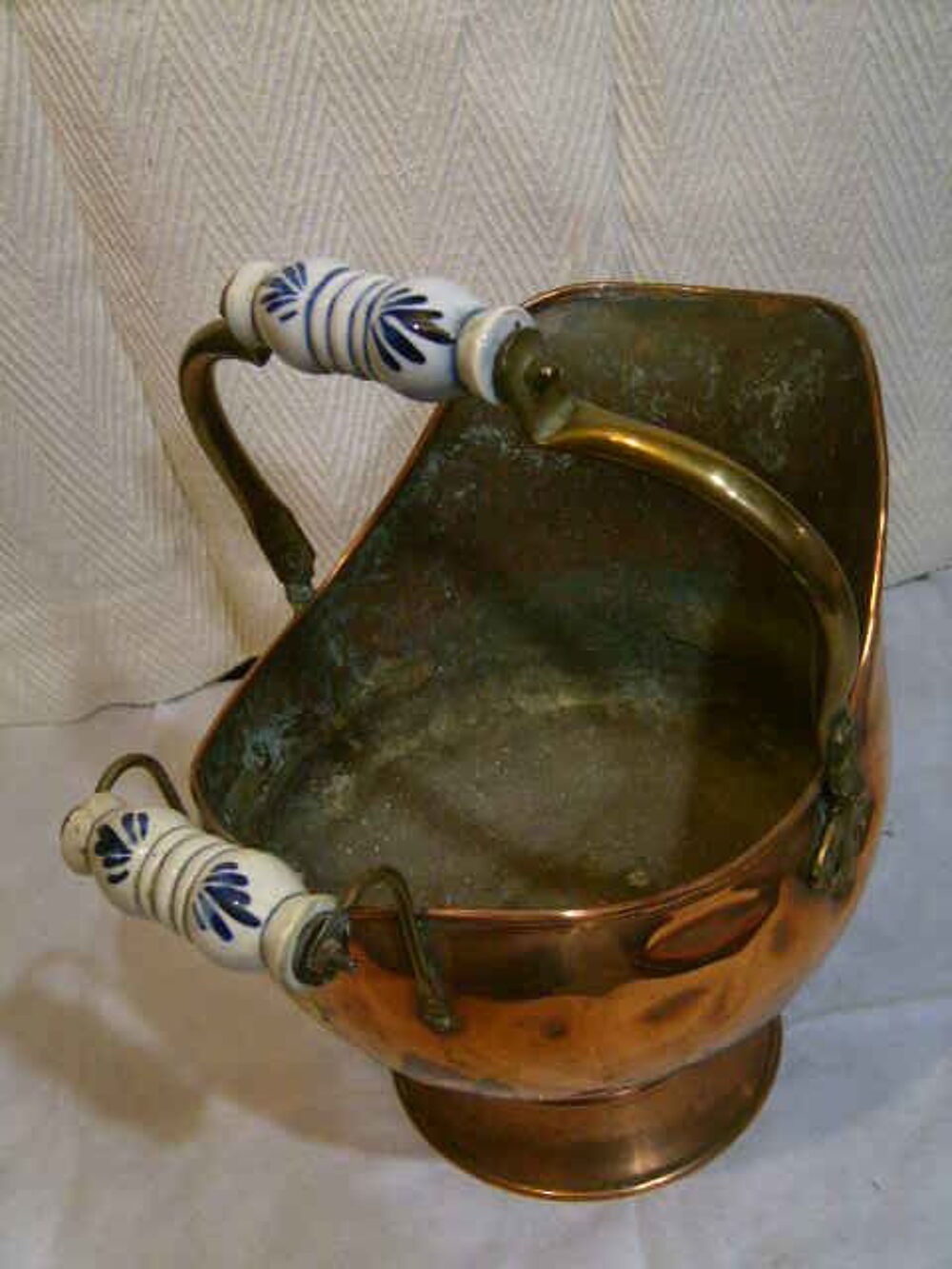 
Ancien seau &agrave; charbon Décoration
