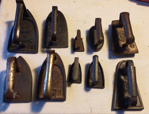 Lot de Fers � Repasser Anciens en Fonte 0 Sancoins (18)