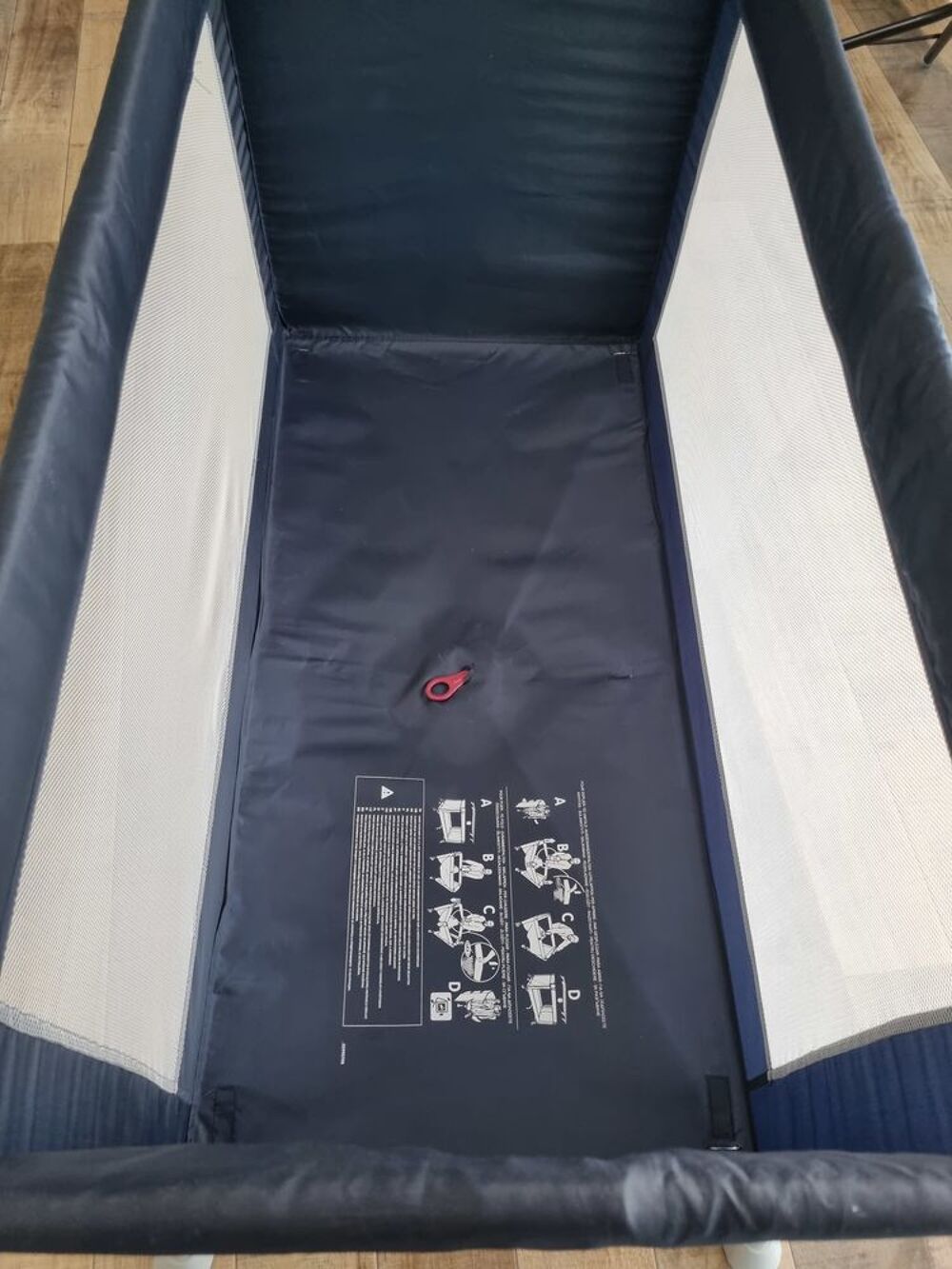 Lit b&eacute;b&eacute; pliable avec matela Puériculture