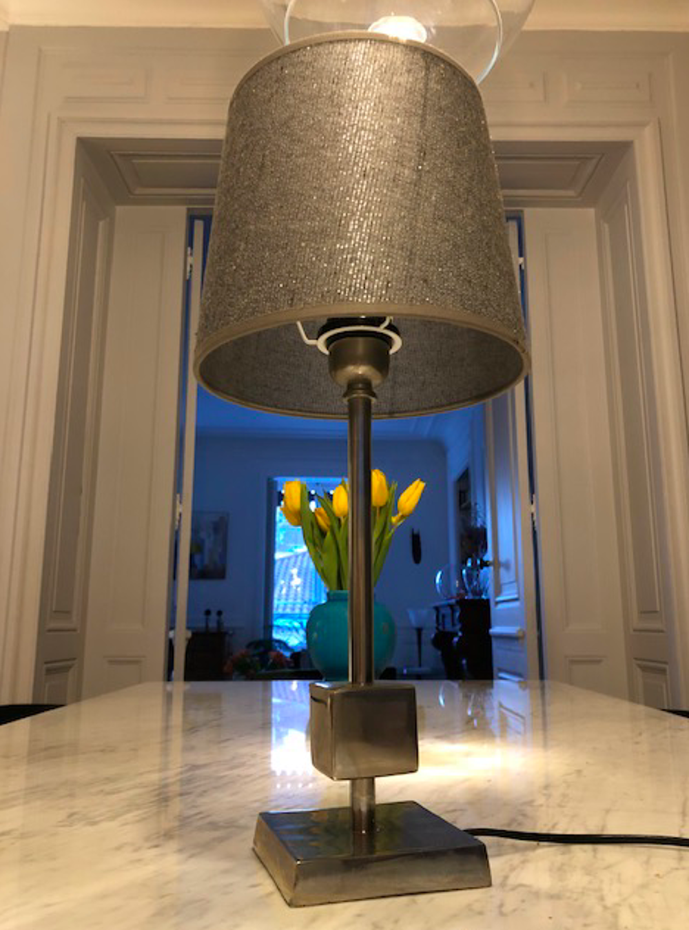 Lampe pied chrom&eacute; et abat-jour Décoration
