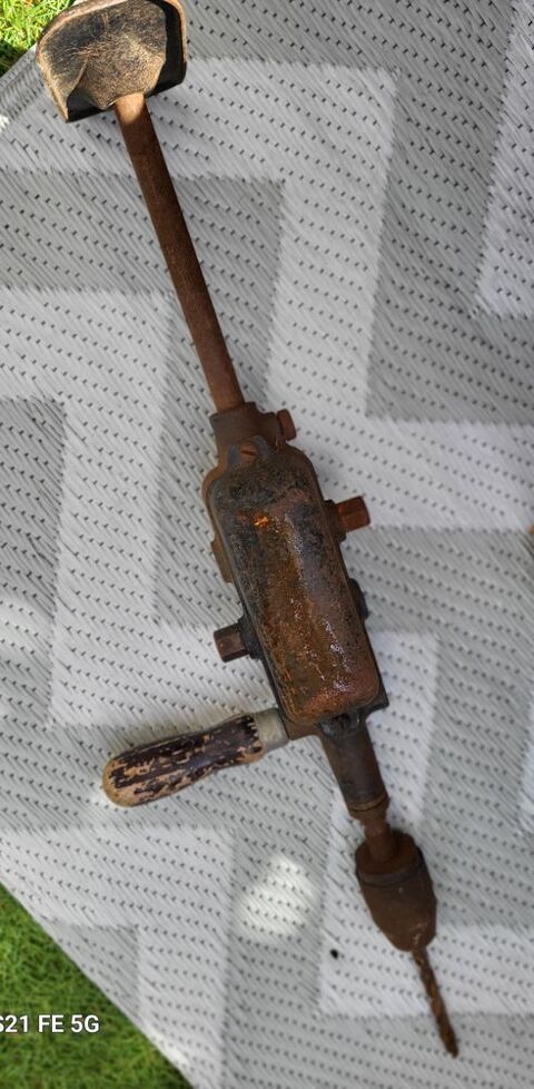 Ancienne chignole Peugeot num�rot� 10 Lorient (56)