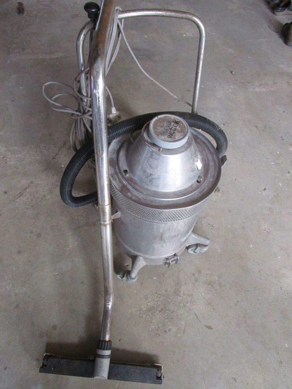 "ASPIRATEUR A EAU" marque SERVO WETROK Cuisine