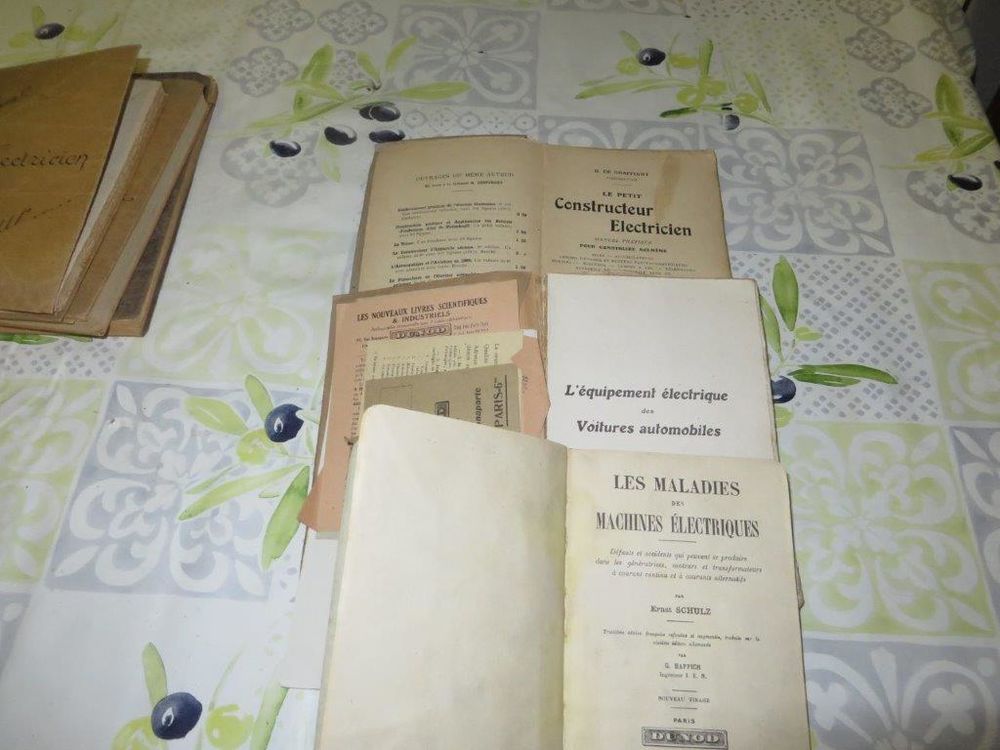 un ensemble de livre ancien d'&eacute;cole ing&eacute;nieur m&eacute;canique &eacute;lec 