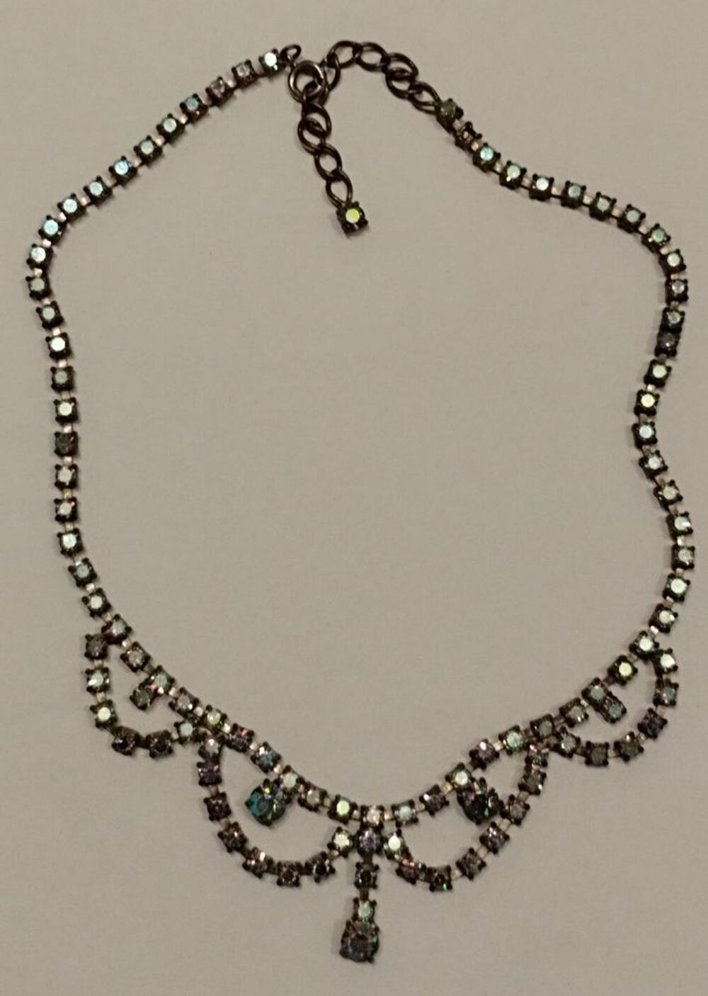 SUPERBE-COLLIER/VINTAGE/M&Eacute;TAL dor&eacute;/STRASS IRISES/AURORES BOR Bijoux et montres