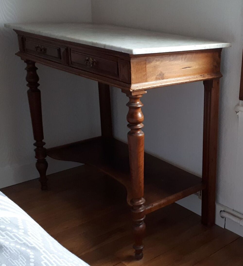 Table en bois dessus en marbre Meubles