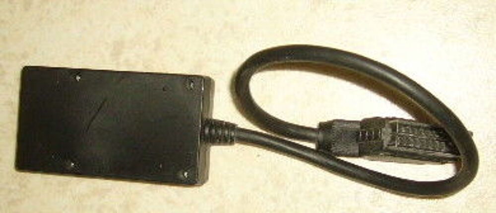 Boitier multi prises peritel et 2 ports video RCA Photos/Video/TV