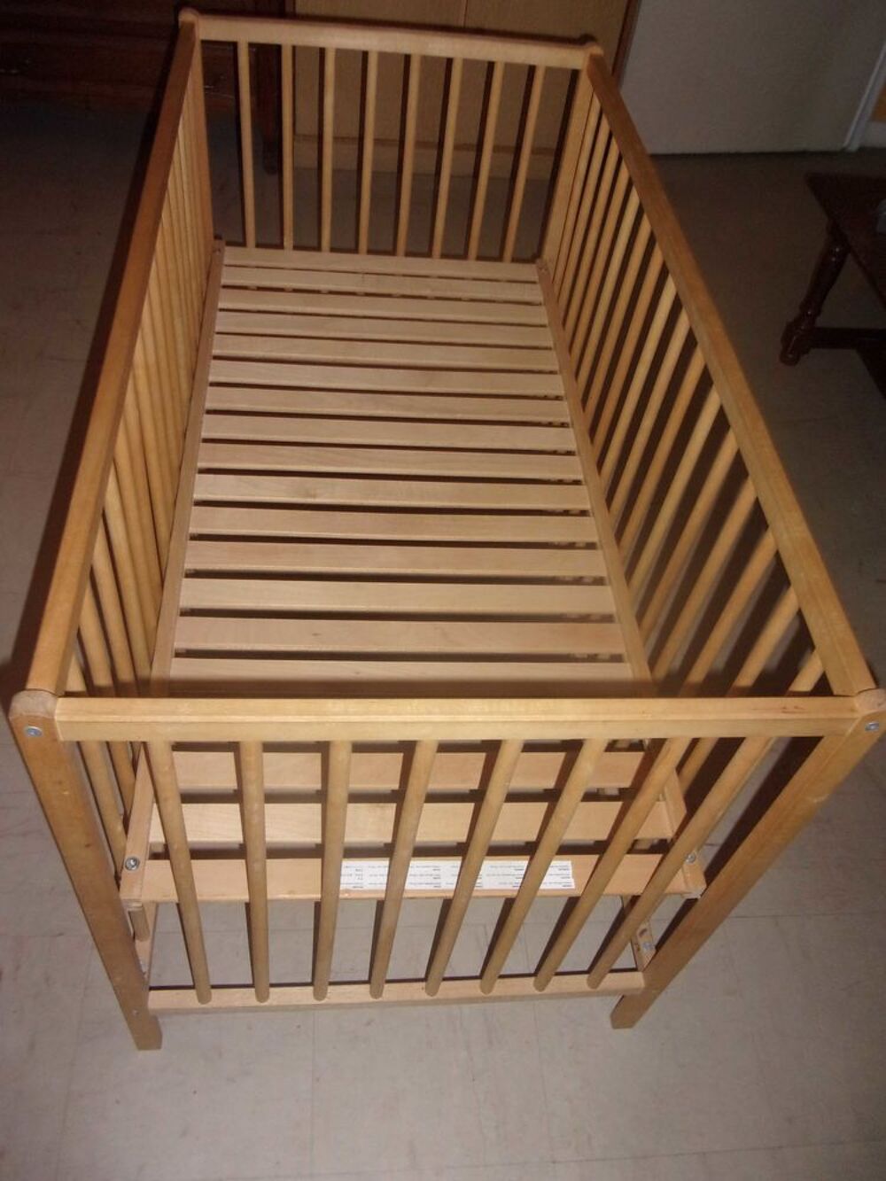 Lit b&eacute;b&eacute; en bois + Matelas neuf Puriculture