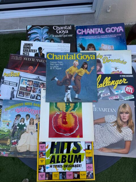 Lot de vinyles 33/45 tours et cassettes vintage €  Années 70/80 Saint-Georges-de-Didonne (17)