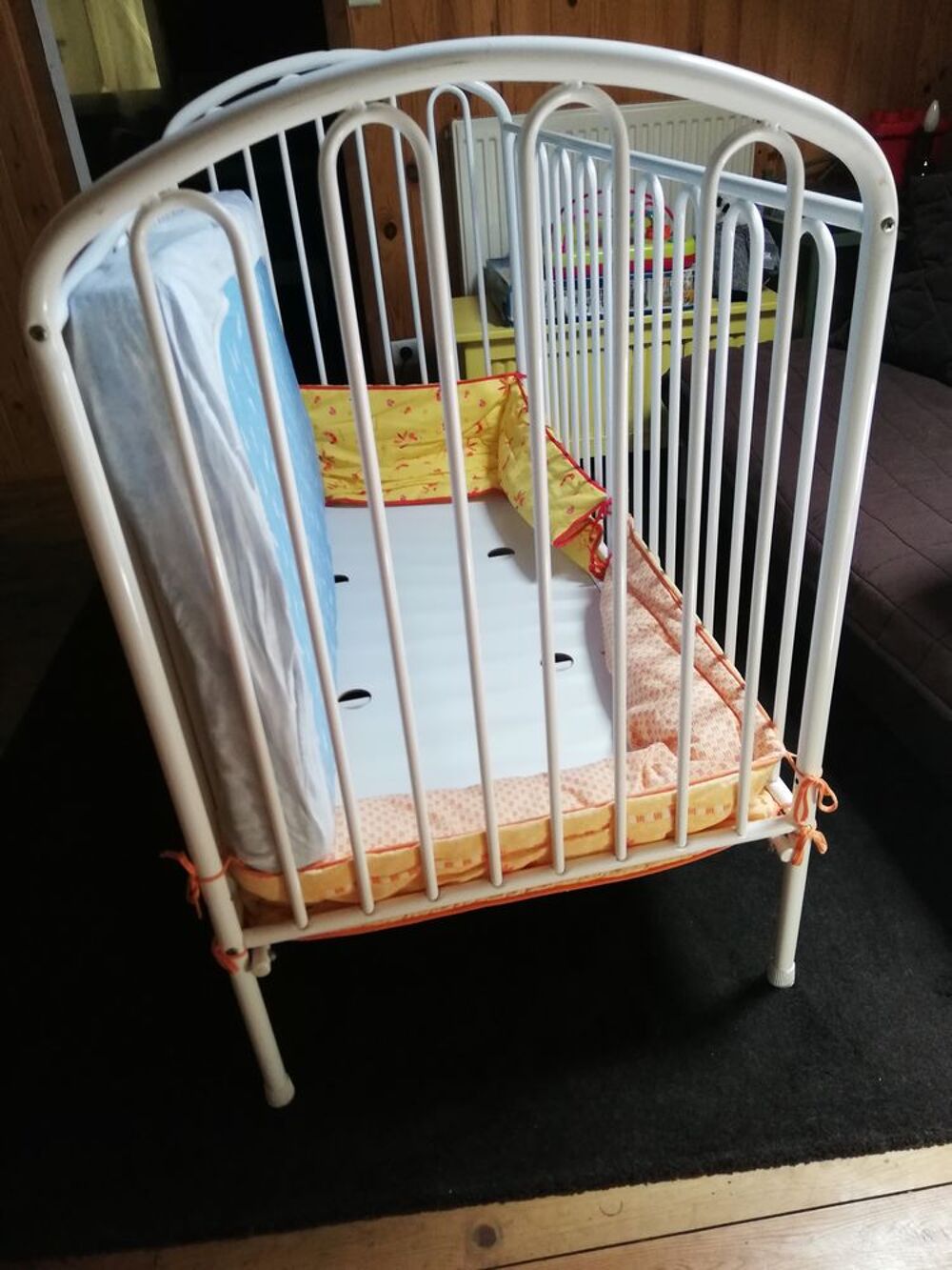 Lit m&eacute;tallique b&eacute;b&eacute; Mobilier enfants