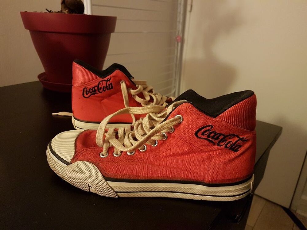 CONVERSE ROUGE HAUTE DE LA MARQUE COCA COLA. 
