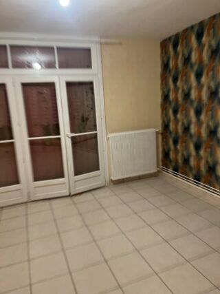  Appartement � louer 4 pi�ces 53 m� Montlu�on