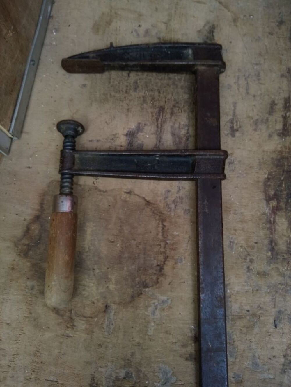 Serres joint &agrave; vis Bricolage