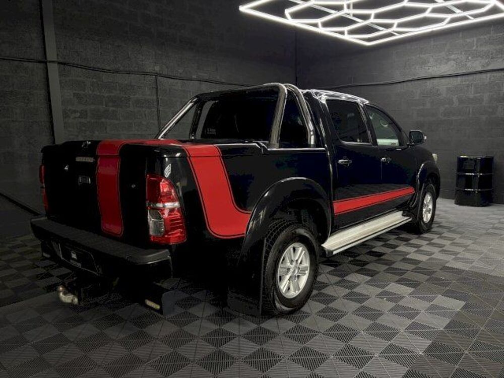 Hilux 3.0 D-4D Invincible Double Cabine 4WD BVA 2013 occasion 33520 Bruges