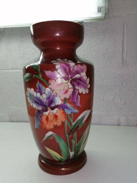 VASE OPALINE PEINT A LA MAIN  40 Montigny-en-Ostrevent (59)