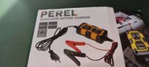   chargeur pour batterie 12 volts, filaire 220 volts. 