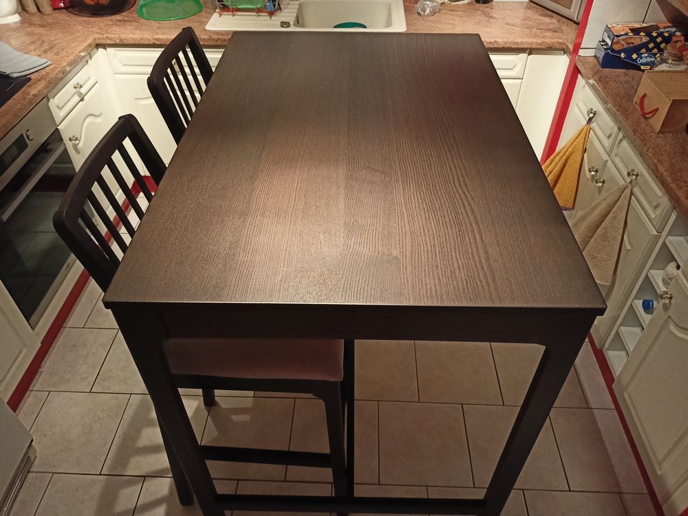 Table mange-debout + 2 chaises Meubles