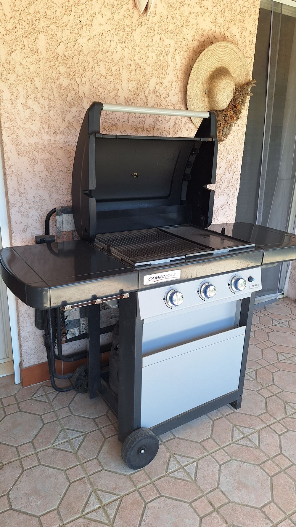 Barbecue avec plancha marque camping gaz Electroménager