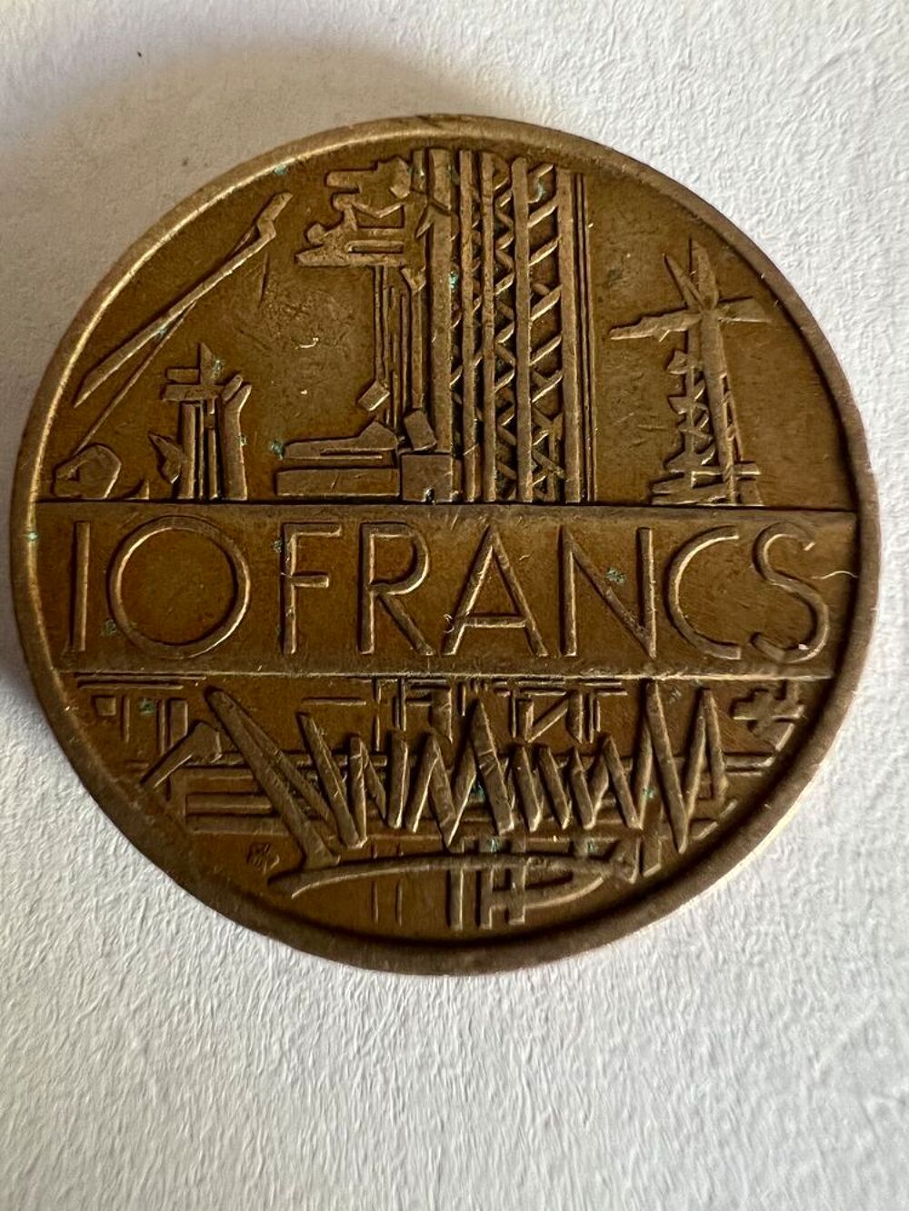 10 Francs 1977 type mathieu. 