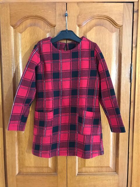 Robe enfant fille à carreaux rouge - noir    Lupi 4 Saleilles (66)