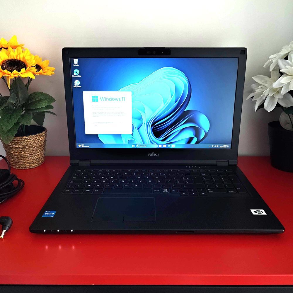 Pc portable Fujitsu LIFEBOOK E5511 i5 SSD 16Go Matériel informatique