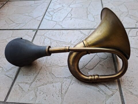 klaxon ancien 30 Montceaux-l�s-Provins (77)