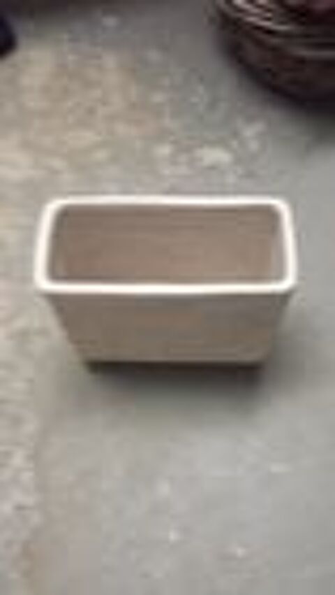 Pot � fleurs ou autre rectangulaire pas un �clat 0 M�rignies (59)