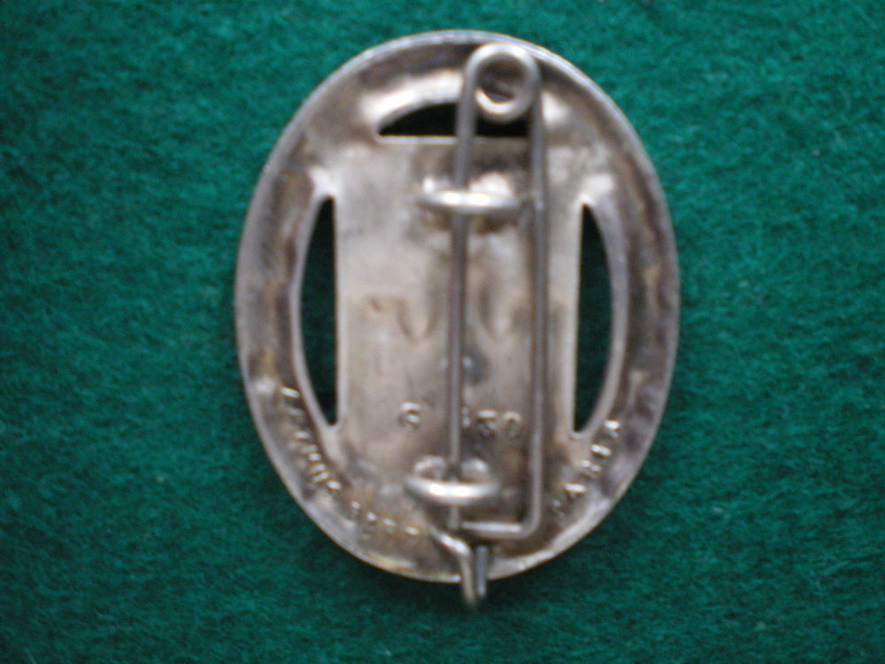 Insigne d'Infanterie - 121&deg; R&eacute;giment d'Infanterie. 