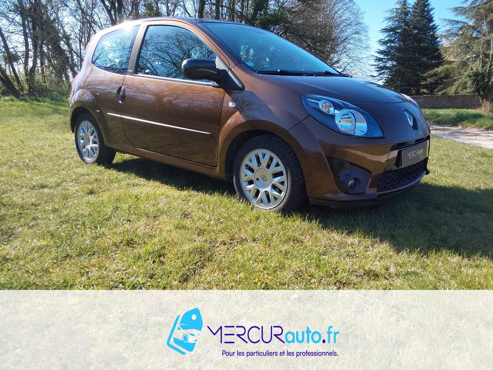 Twingo RENAULT TWINGO II 1.2 LEV 16v 75 eco2 Initiale Euro 5 2010 occasion 38080 Saint-Marcel-Bel-Accueil