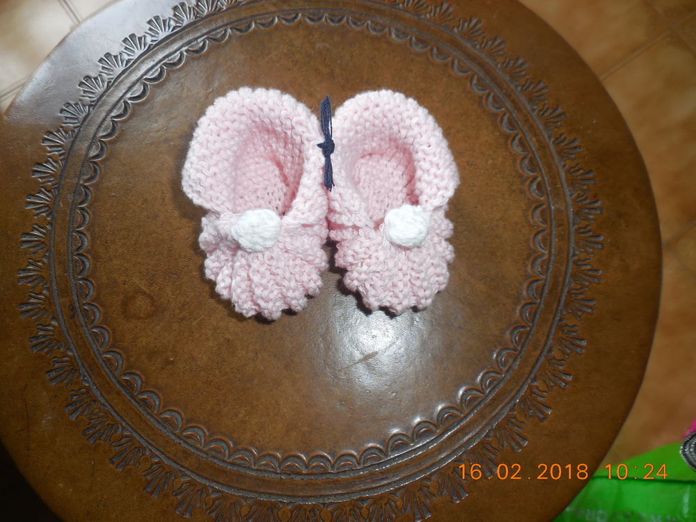 chaussons bb laine synth&eacute;tique Puériculture