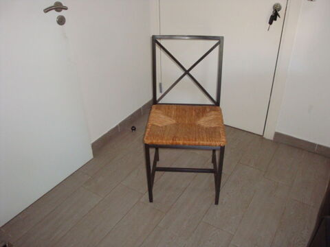 2 chaises assise paille et armature fer La Londe-les-Maures (83)