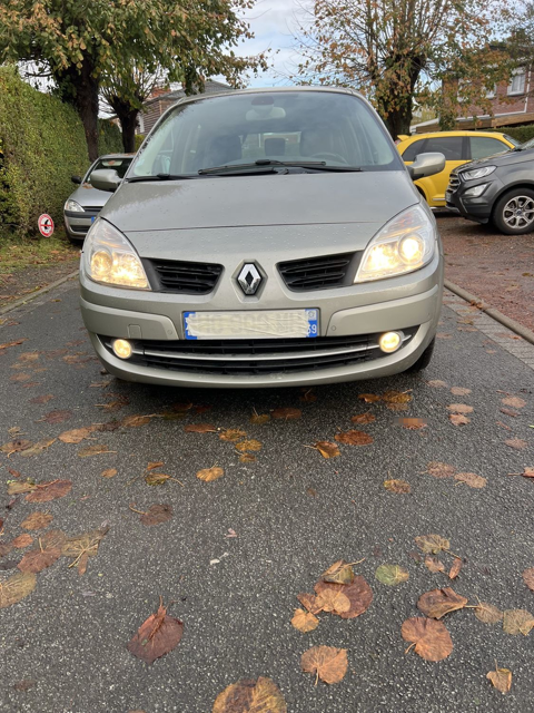 Renault Sc&eacute;nic II Scenic 1.6 16V Dynamique 2007 occasion Hem 59510