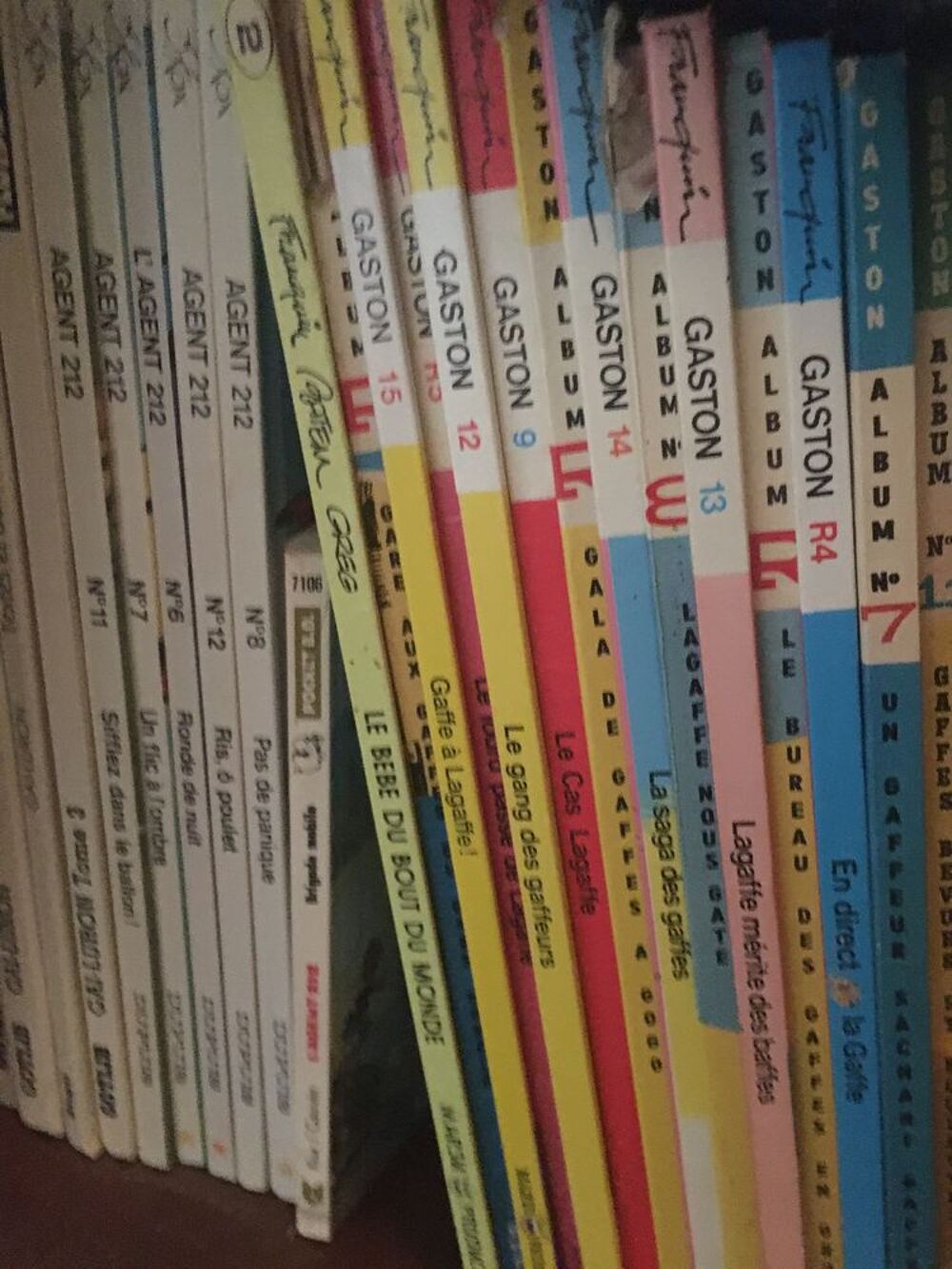 LOT DE 200 BANDES DESSINEES Livres et BD
