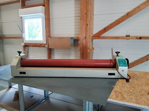 Plastifieuse professionnelle rouleau rouge Noyal-Châtillon-sur-Seiche (35)