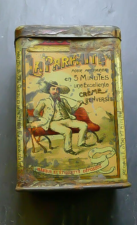  Ancienne petite boite en fer. 10 Montargis (45)