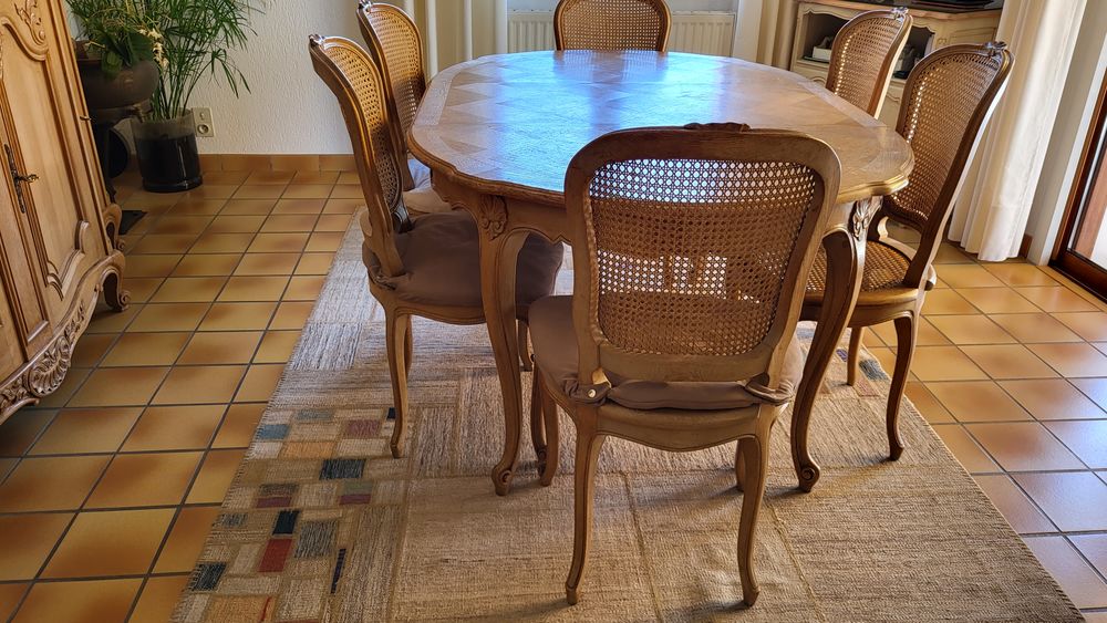 Table de salle &agrave; manger ronde avec rallonges &amp; 6 chaises Meubles