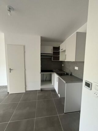  Appartement à louer 3 pièces 60 m²