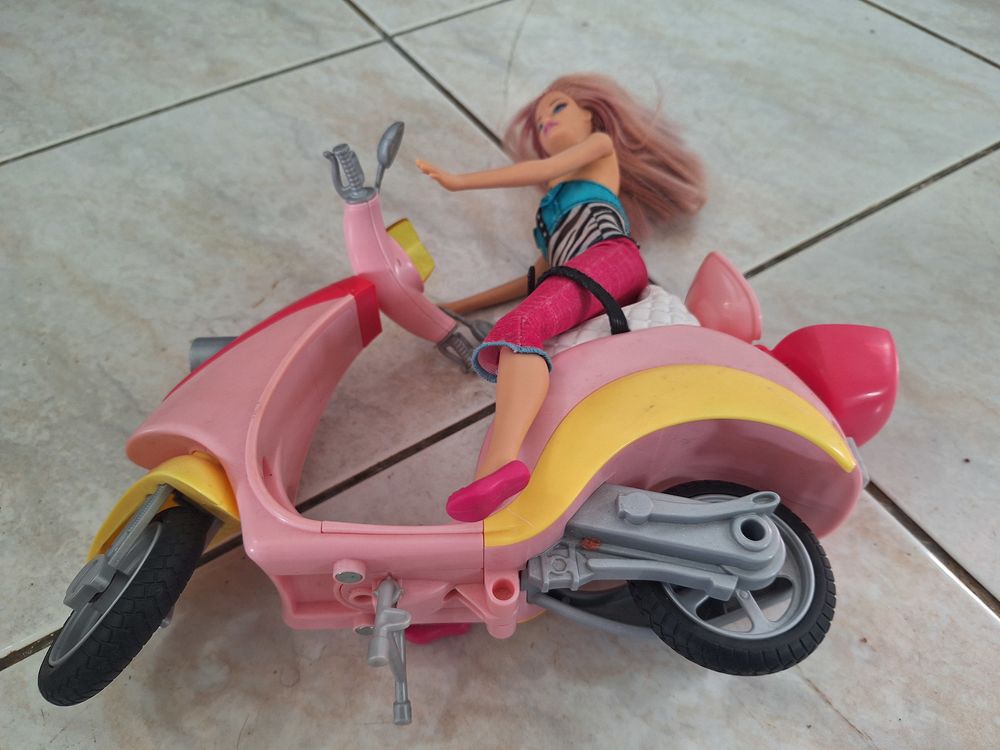 scooter "barbie" Jeux / jouets