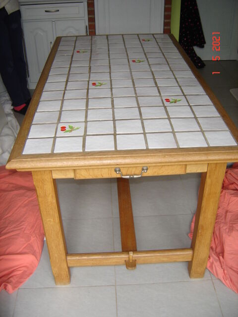TABLE  90 Thomery (77)