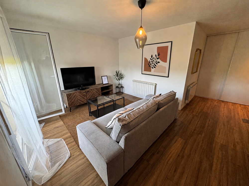 Location Appartement Appartement meublé lumineux - 52 m? - dernier étage - balcon Villefontaine