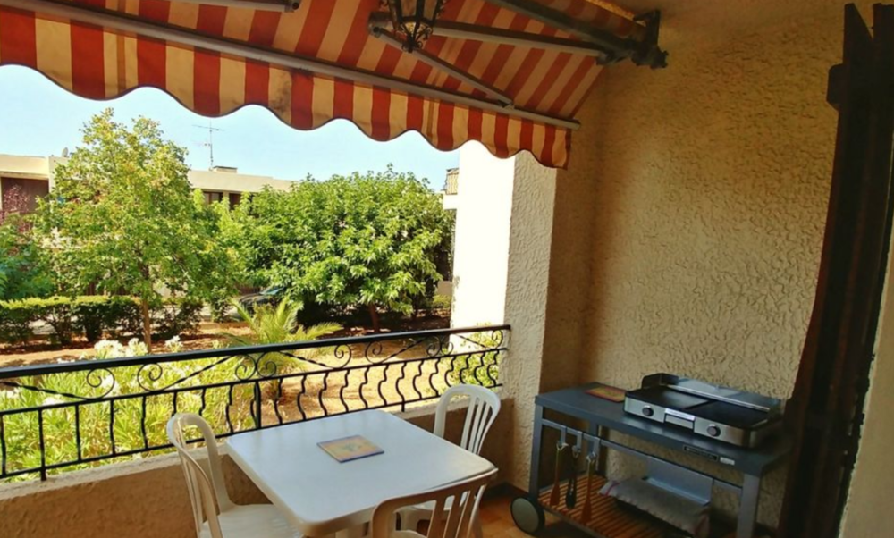   Studio à proximité de la plage de sable fin. Provence-Alpes-Côte d'Azur, Saint-Cyr-sur-Mer (83270)