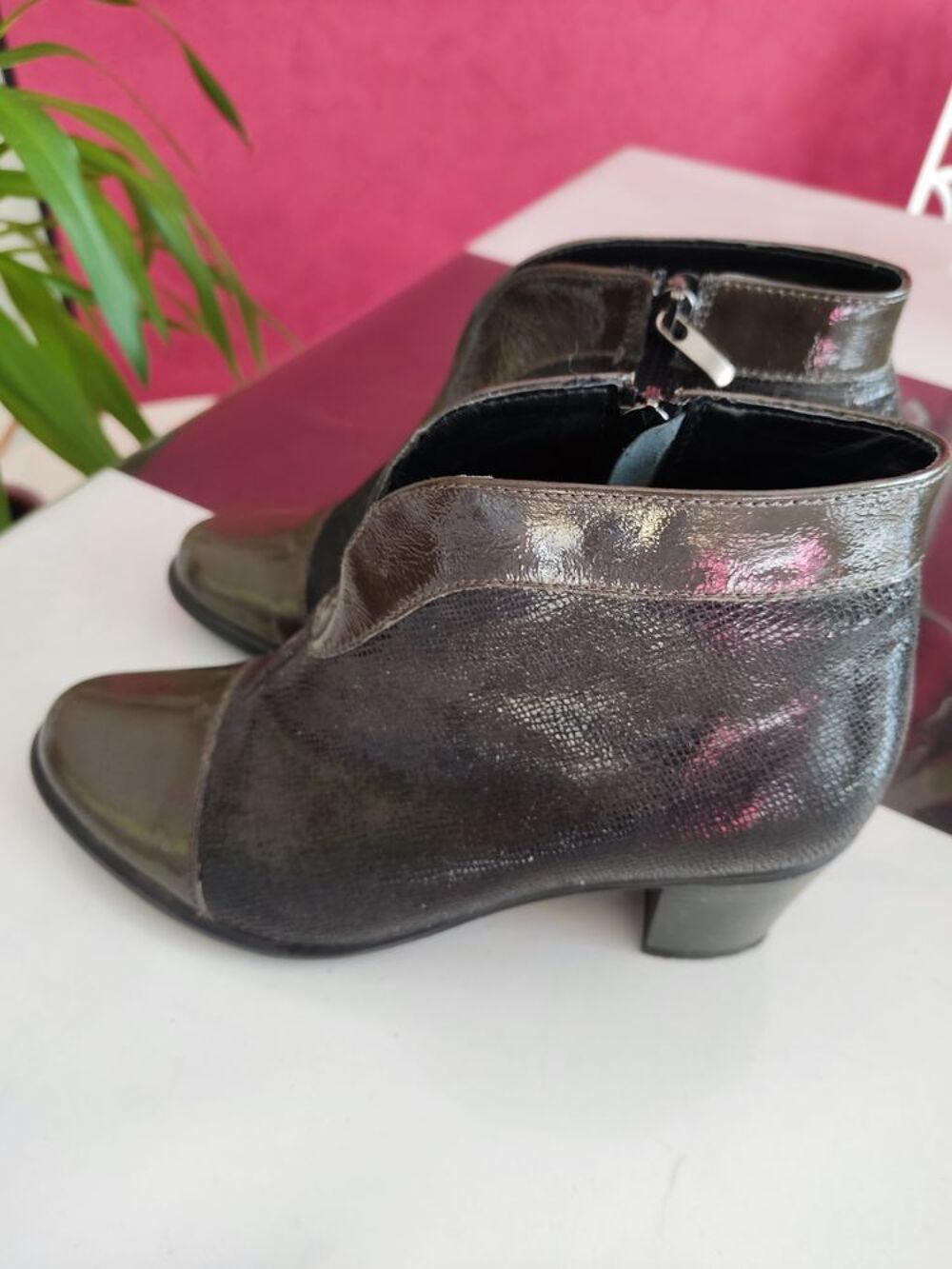 Bottines marrons. Chaussures