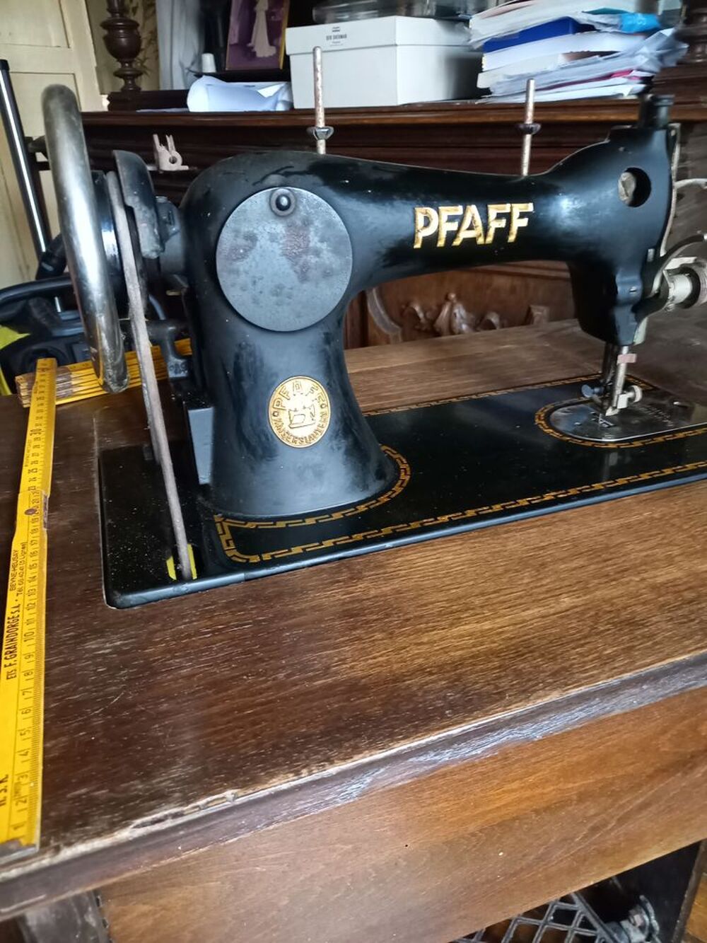 Ancienne machine &agrave; coudre PFAFF 30 Meubles