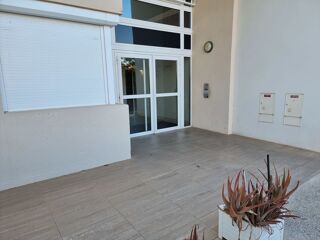  Appartement à louer 3 pièces 59 m² La crau